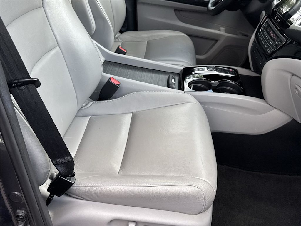 Thumbnail: 2016 Honda Pilot - 22