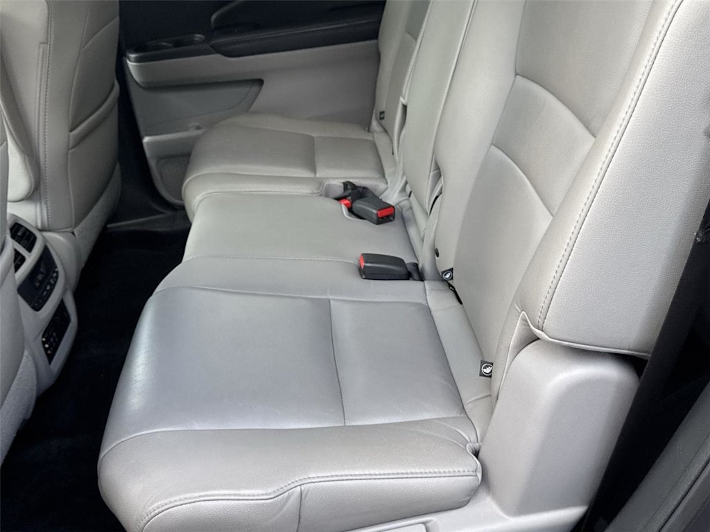 Thumbnail: 2016 Honda Pilot - 10