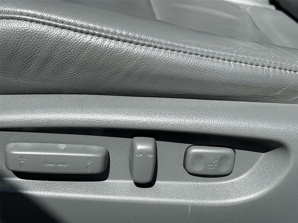 Thumbnail: 2016 Acura MDX - 17