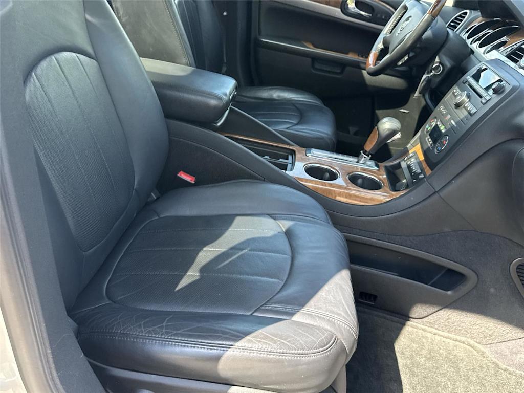 Thumbnail: 2011 Buick Enclave - 24