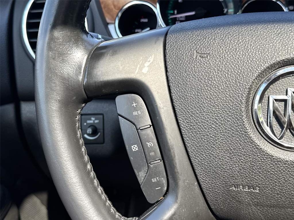 Thumbnail: 2011 Buick Enclave - 25