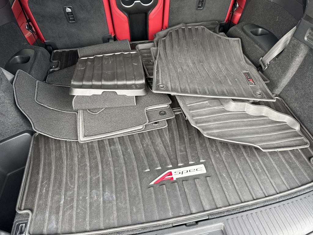 Thumbnail: 2023 Acura MDX - 32