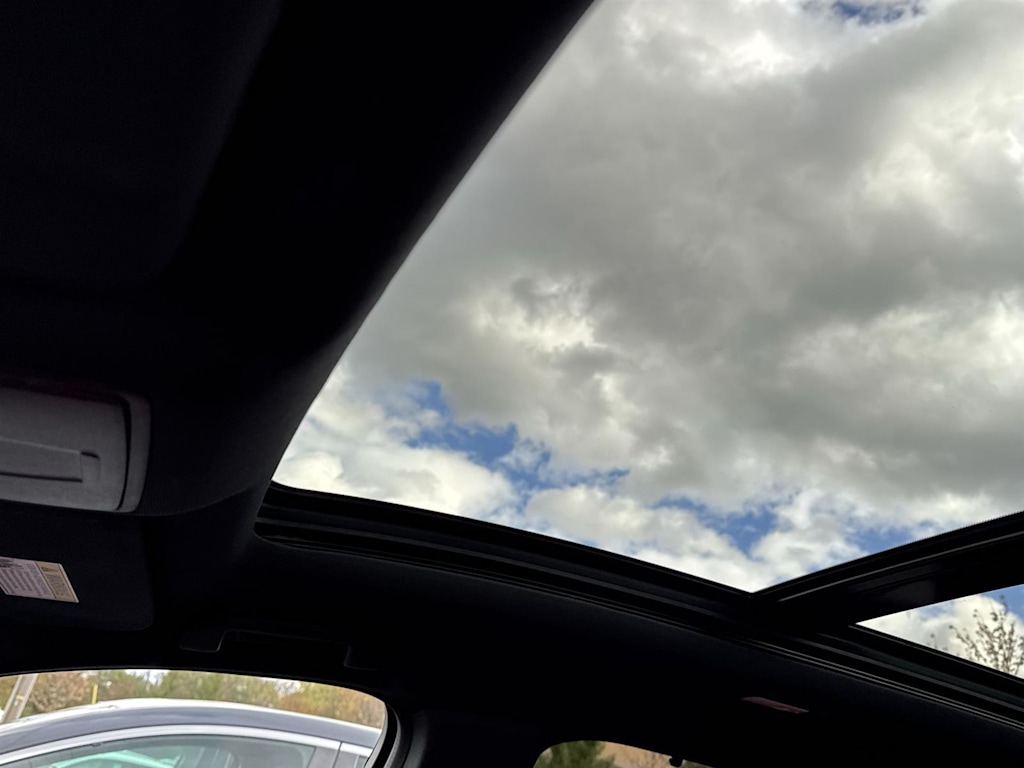 Thumbnail: 2023 Acura MDX - 20