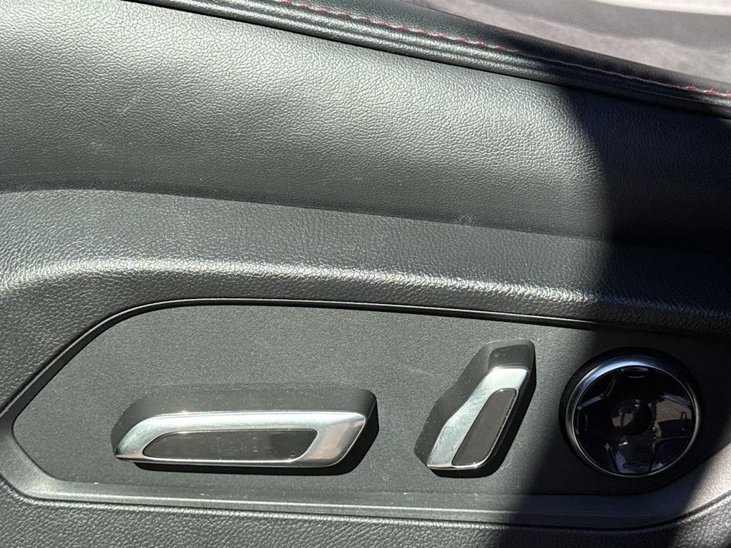 Thumbnail: 2023 Acura MDX - 19