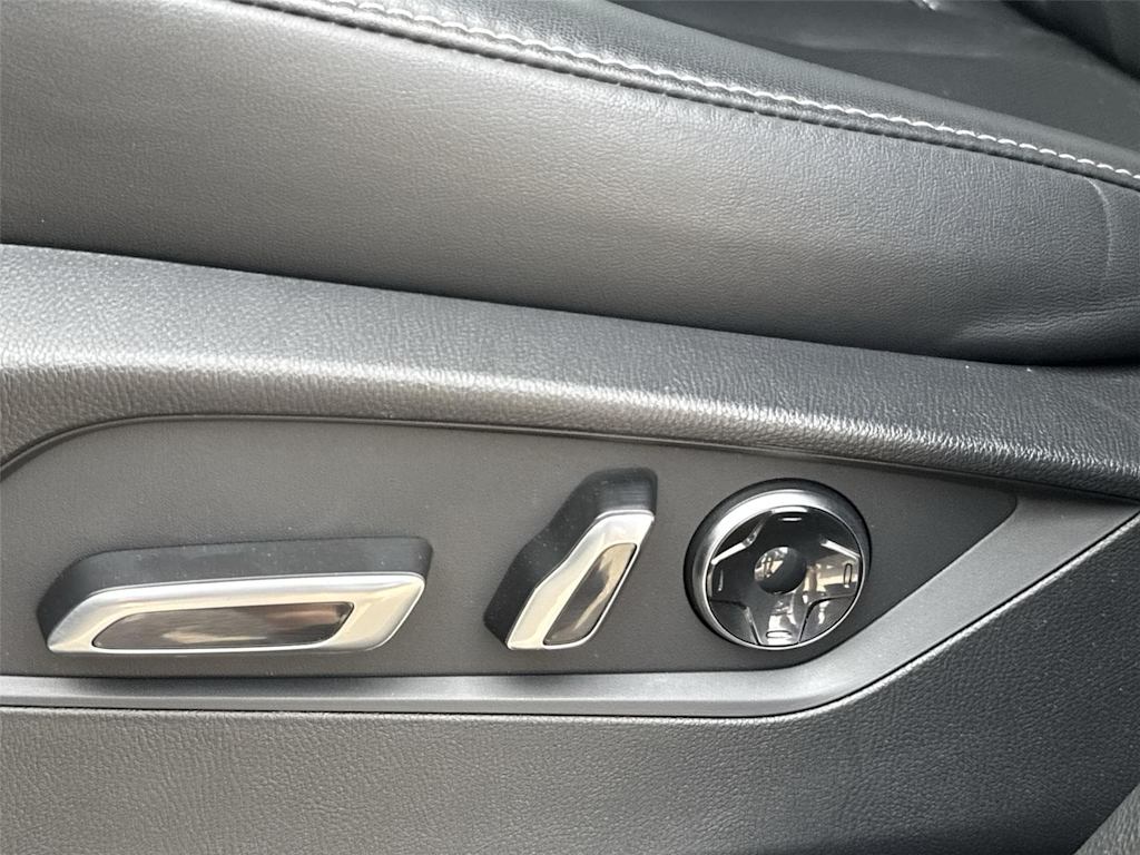 Thumbnail: 2023 Acura MDX - 18