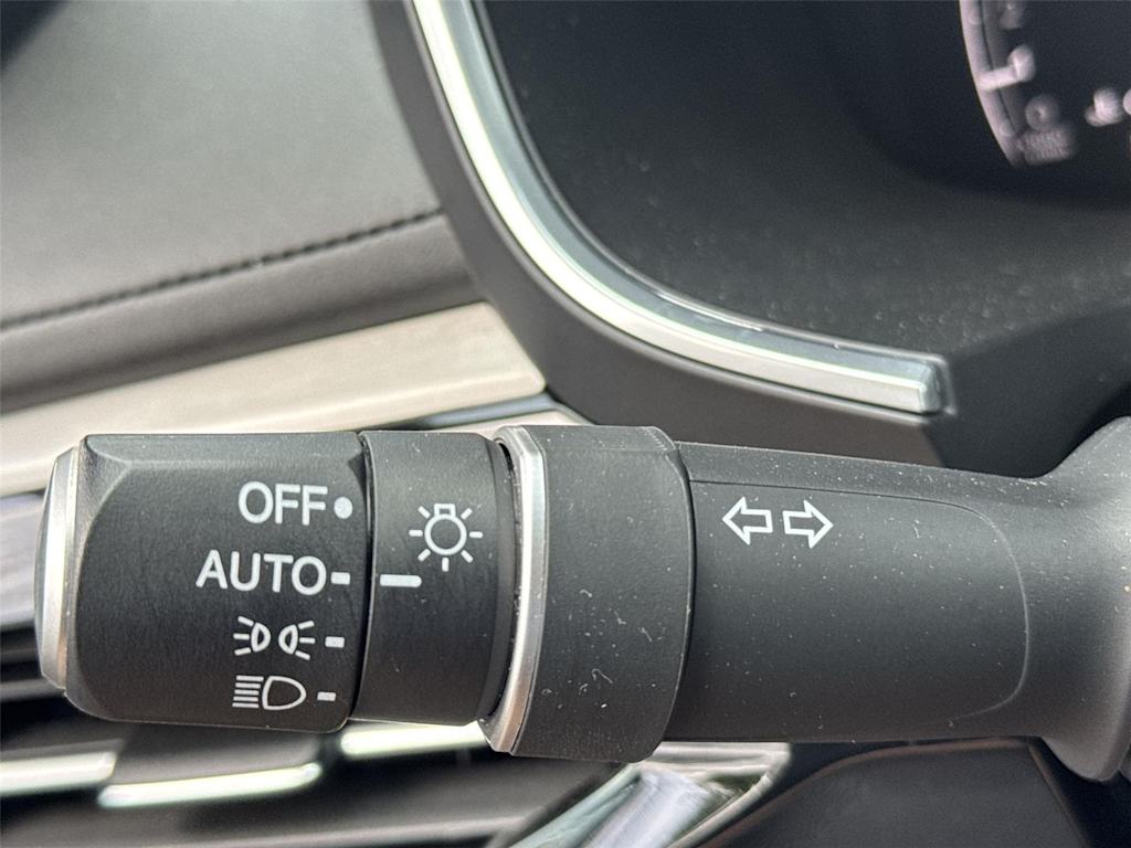 Thumbnail: 2023 Acura MDX - 11