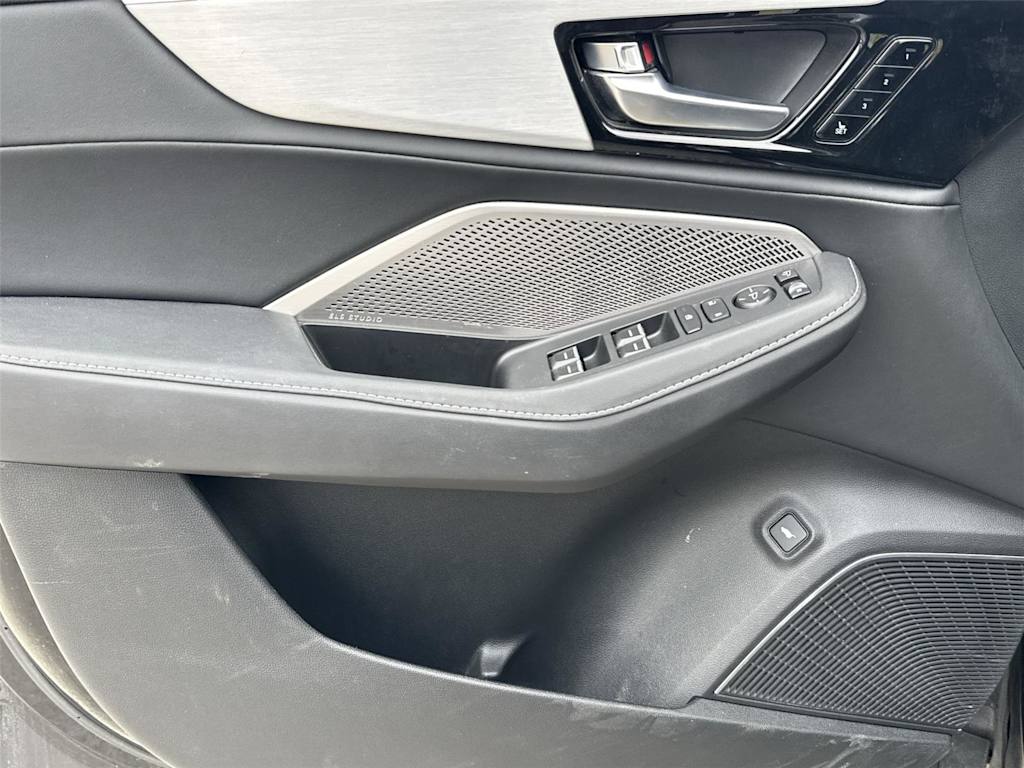 Thumbnail: 2023 Acura MDX - 29