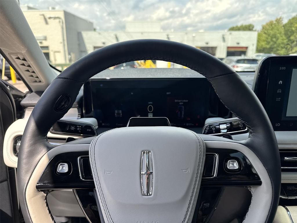 Thumbnail: 2025 Lincoln Aviator - 2