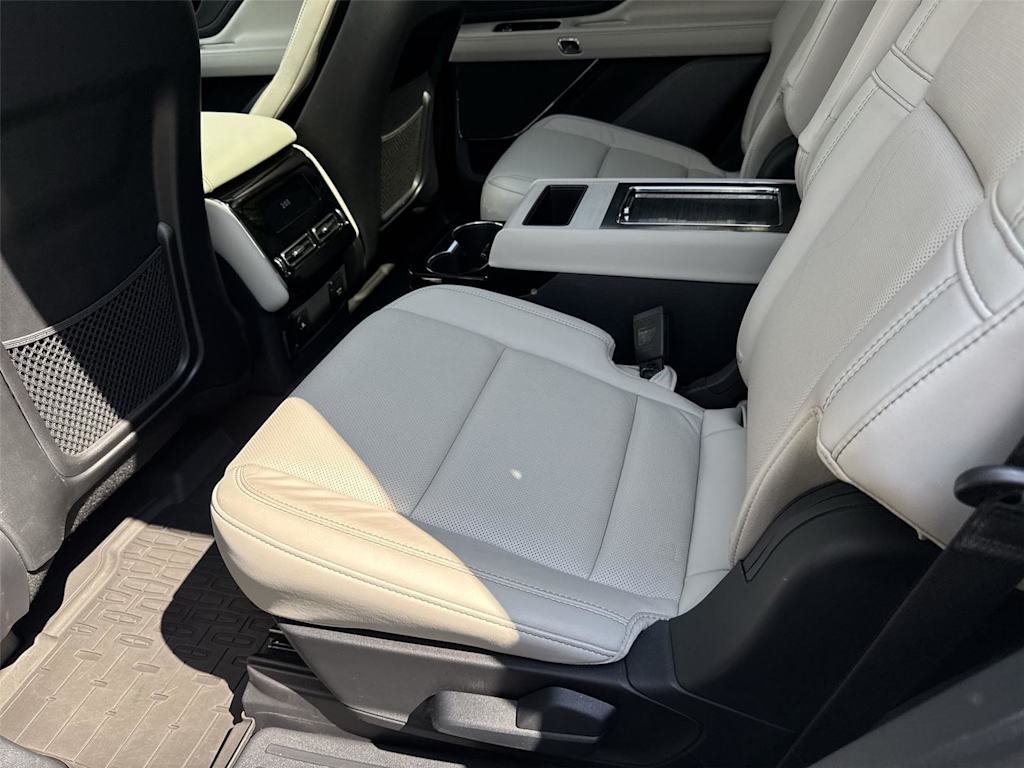 Thumbnail: 2025 Lincoln Aviator - 10
