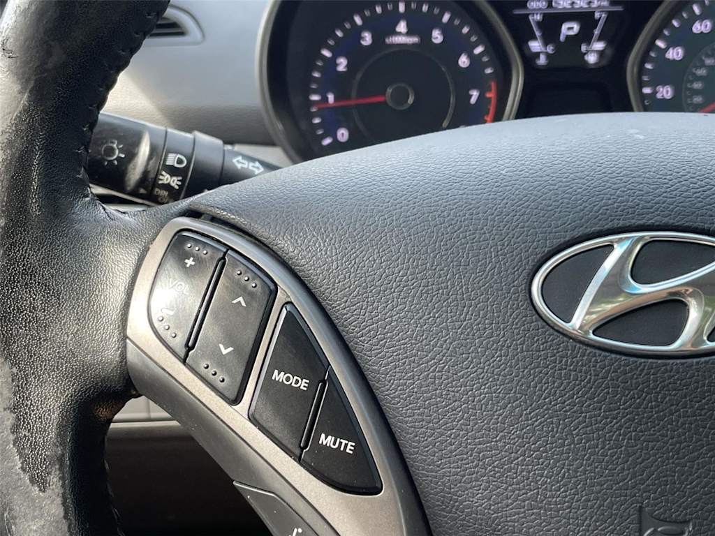 Thumbnail: 2013 Hyundai Elantra - 24
