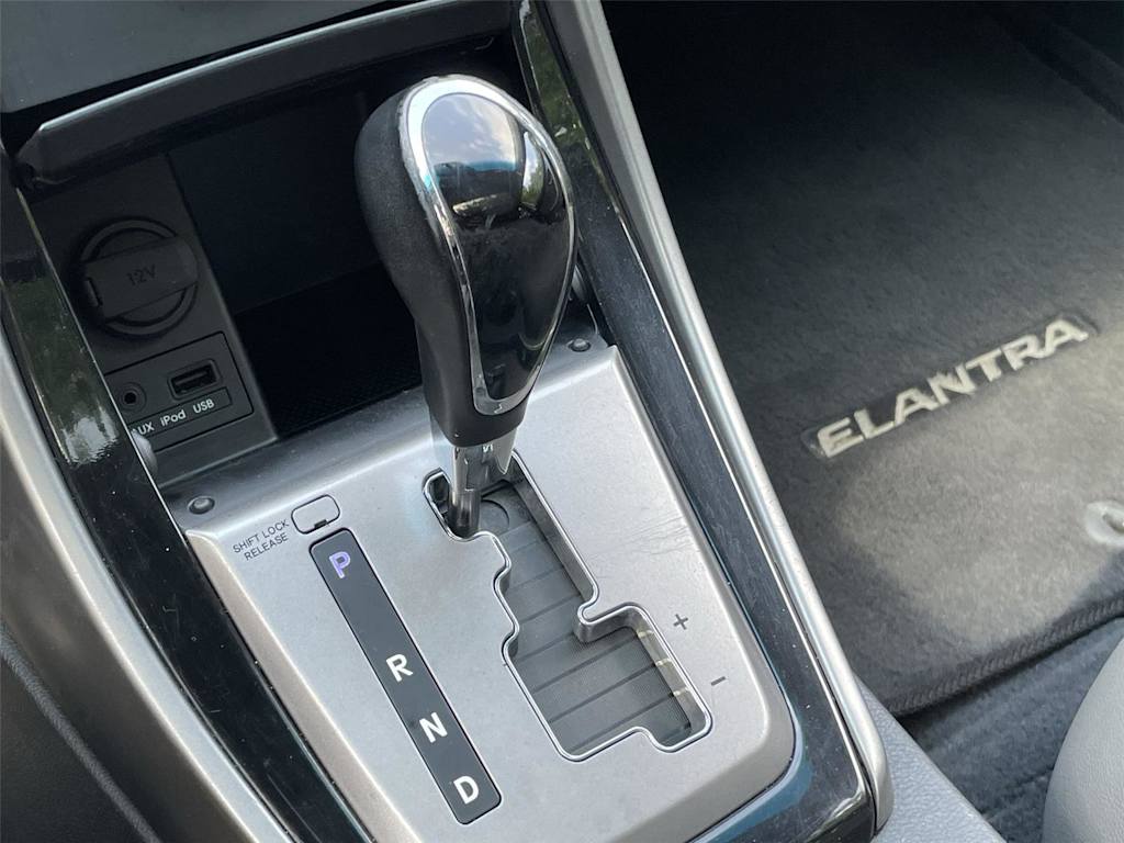 Thumbnail: 2013 Hyundai Elantra - 29