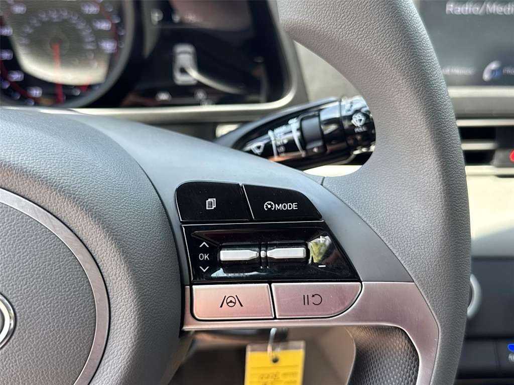 Thumbnail: 2023 Hyundai Elantra - 23