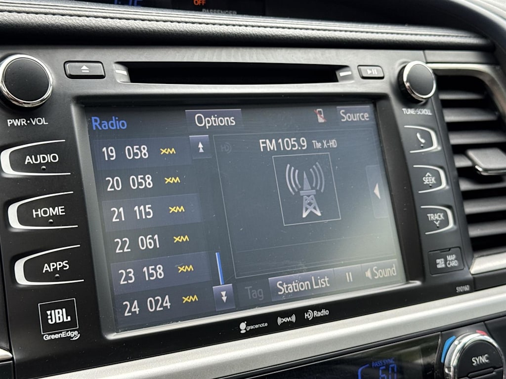 Thumbnail: 2016 Toyota Highlander - 30