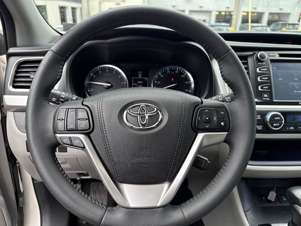 Thumbnail: 2016 Toyota Highlander - 2