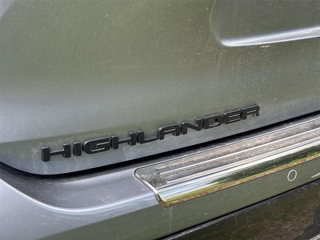 Thumbnail: 2021 Toyota Highlander - 5