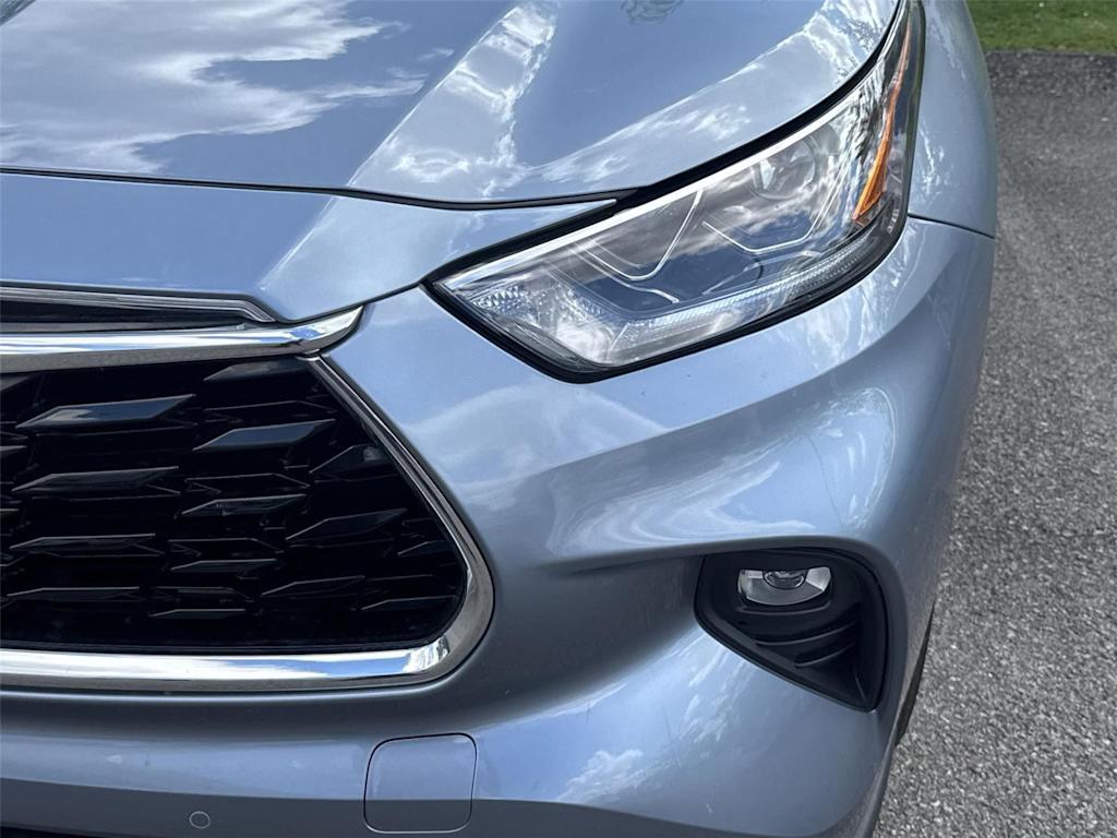 Thumbnail: 2021 Toyota Highlander - 16