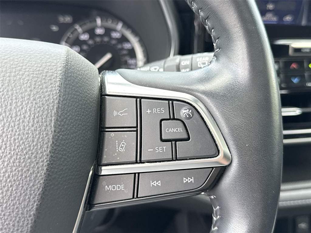 Thumbnail: 2021 Toyota Highlander - 24