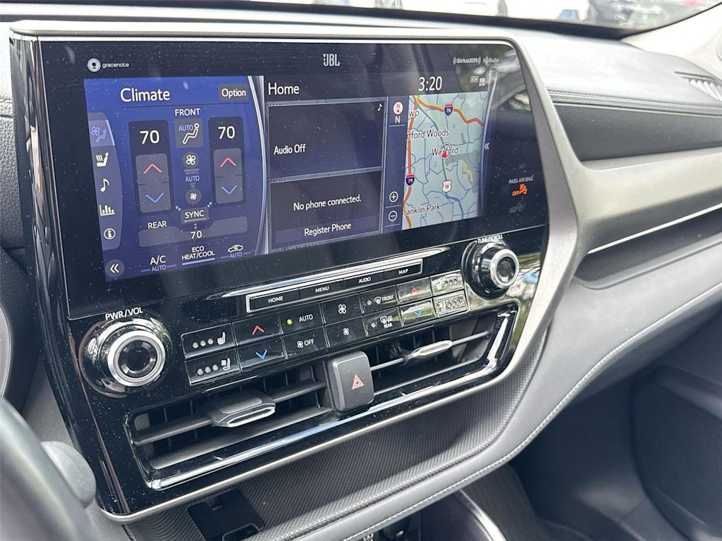 Thumbnail: 2021 Toyota Highlander - 10