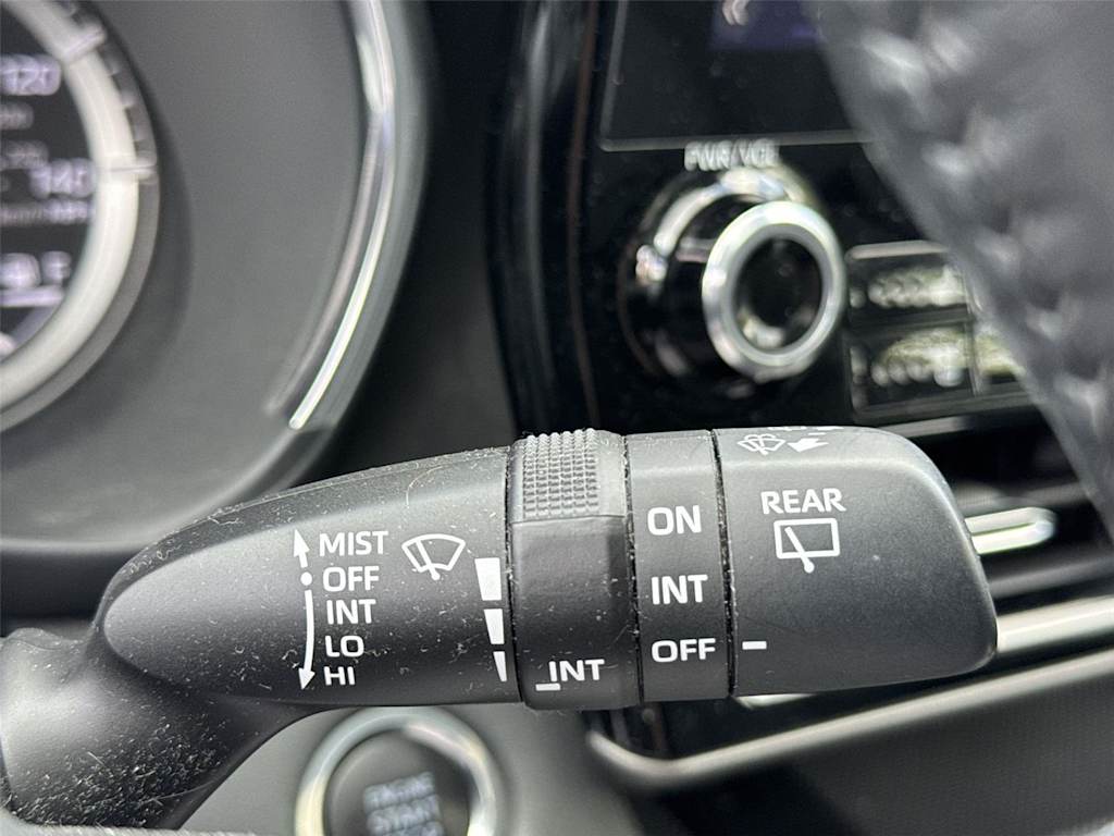 Thumbnail: 2021 Toyota Highlander - 25