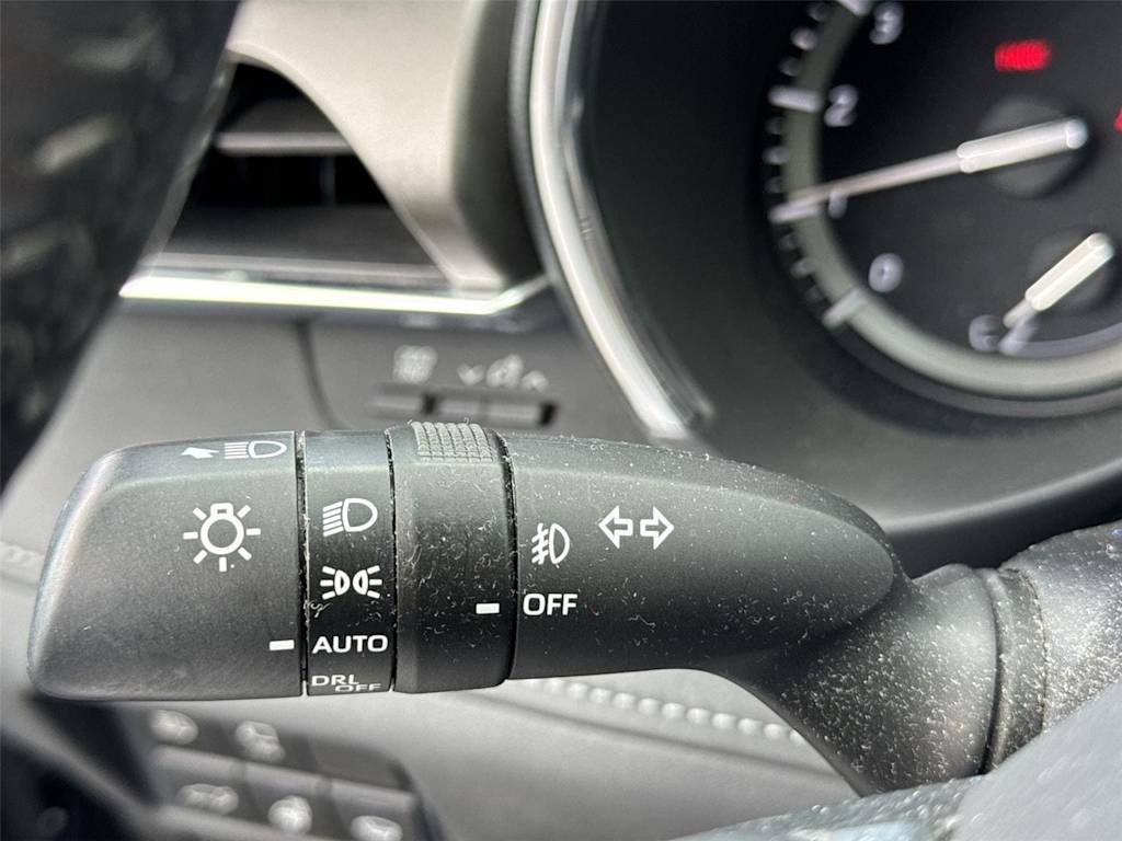 Thumbnail: 2021 Toyota Highlander - 26