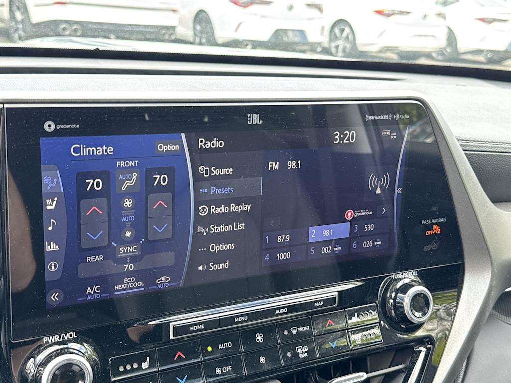 Thumbnail: 2021 Toyota Highlander - 27
