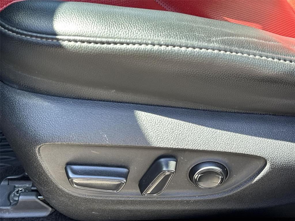 Thumbnail: 2021 Toyota Highlander - 17