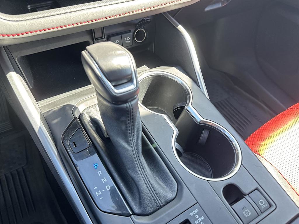 Thumbnail: 2021 Toyota Highlander - 10