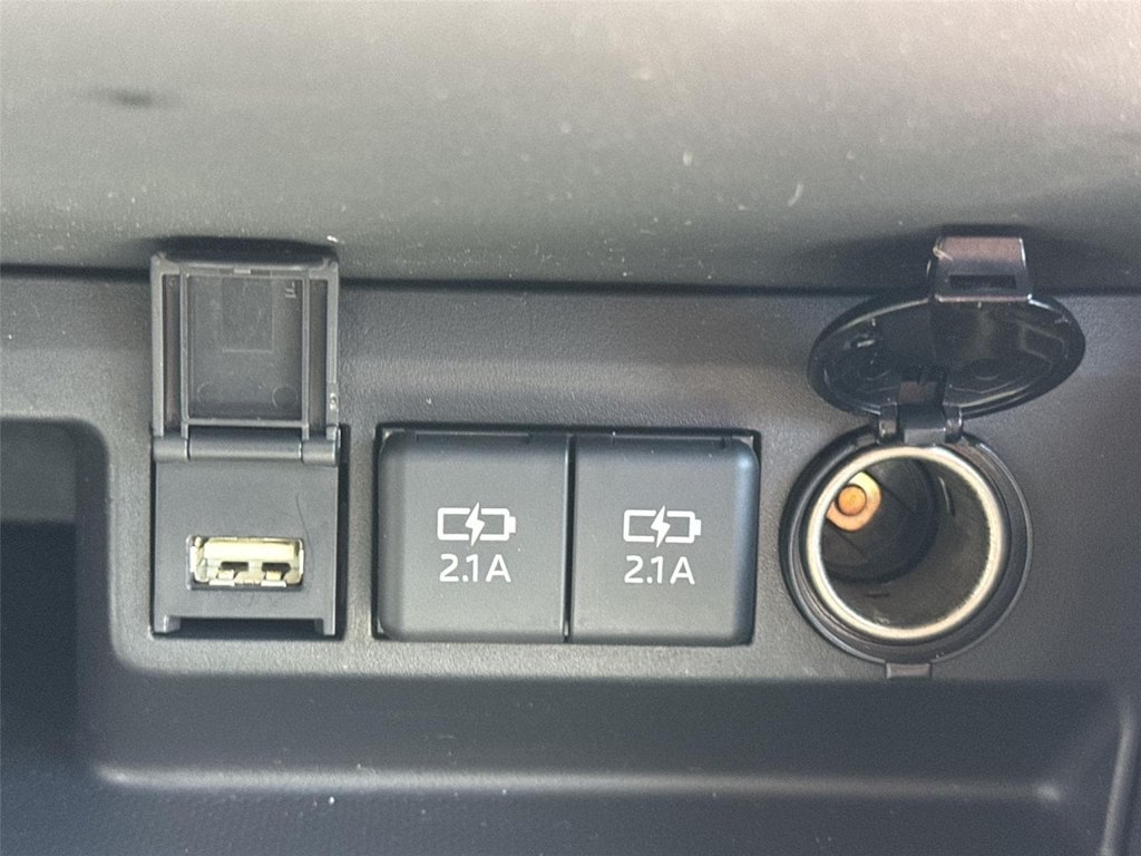 Thumbnail: 2021 Toyota Highlander - 28