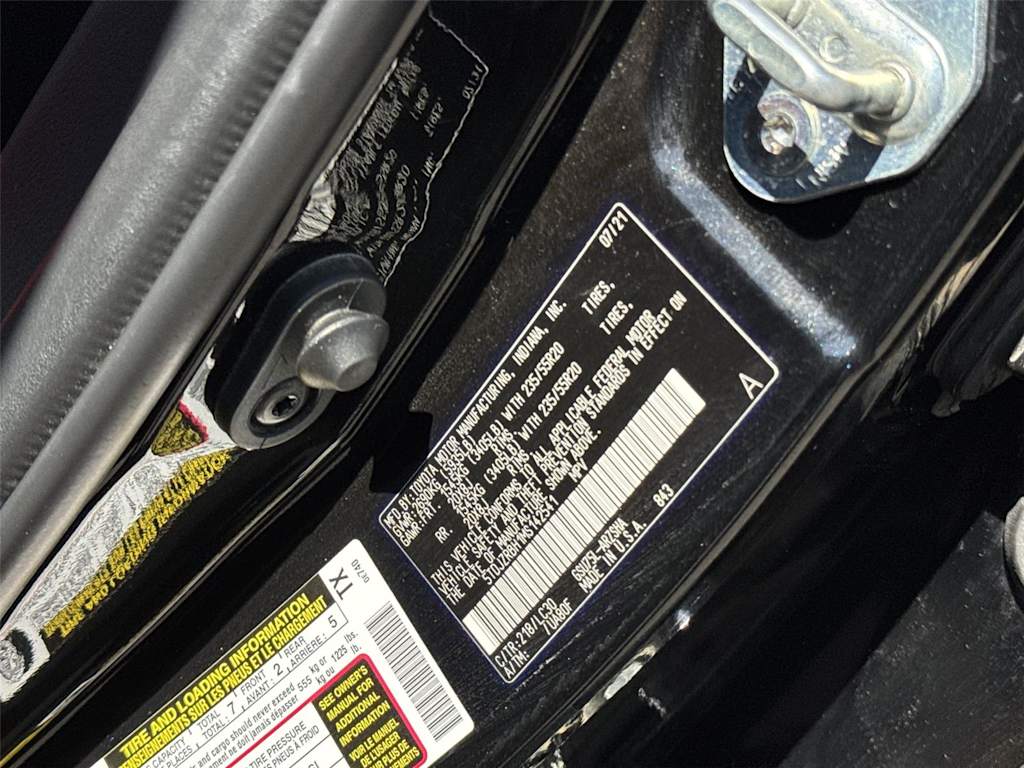 Thumbnail: 2021 Toyota Highlander - 30