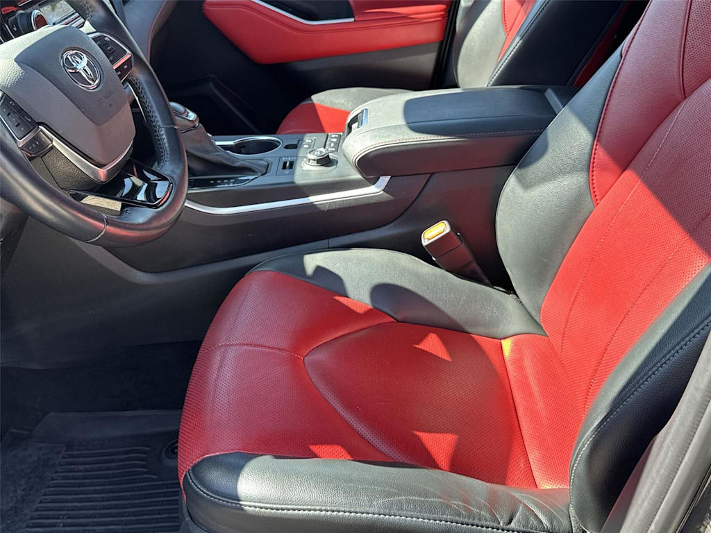 Thumbnail: 2021 Toyota Highlander - 7