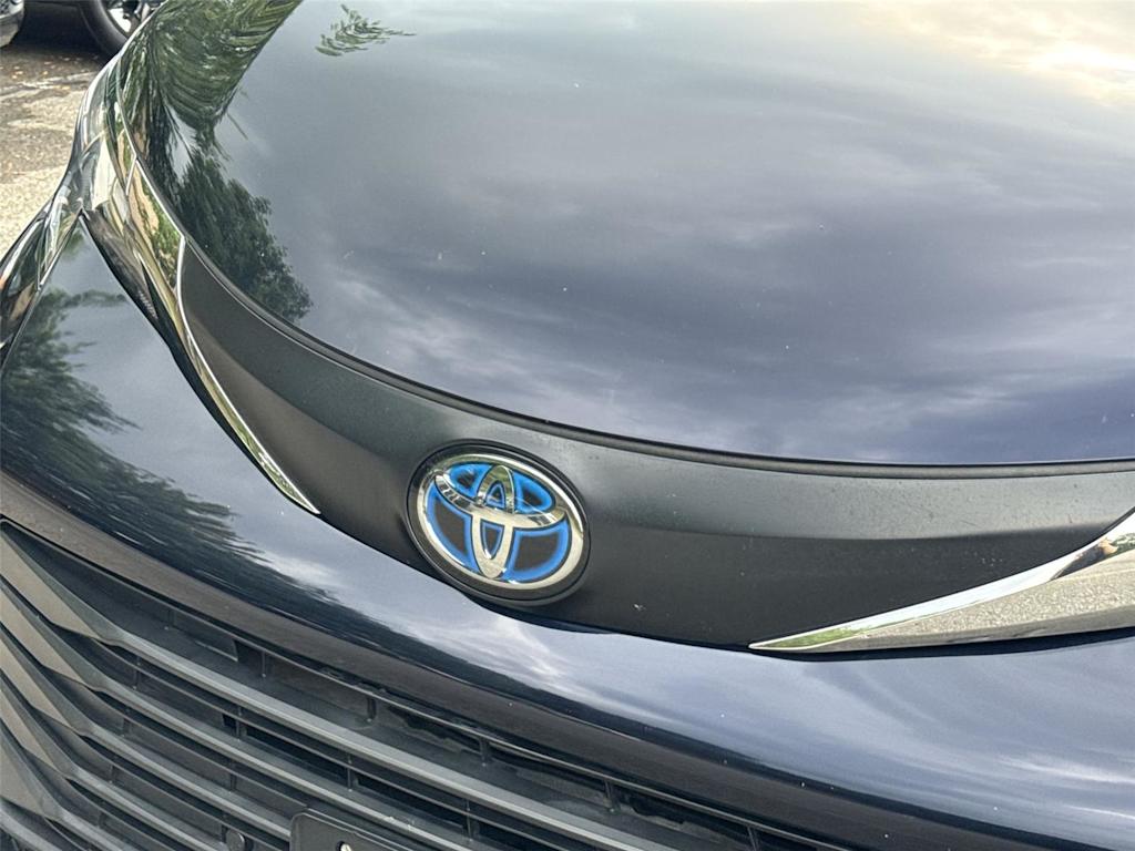 Thumbnail: 2022 Toyota Sienna - 18