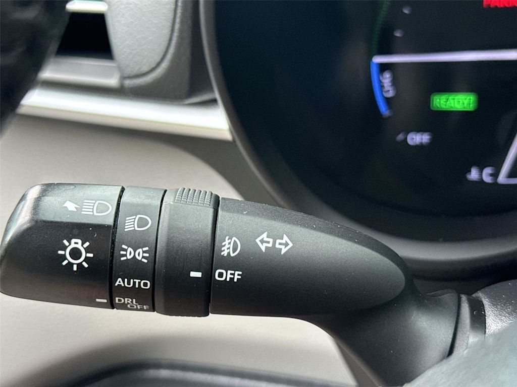 Thumbnail: 2022 Toyota Sienna - 25