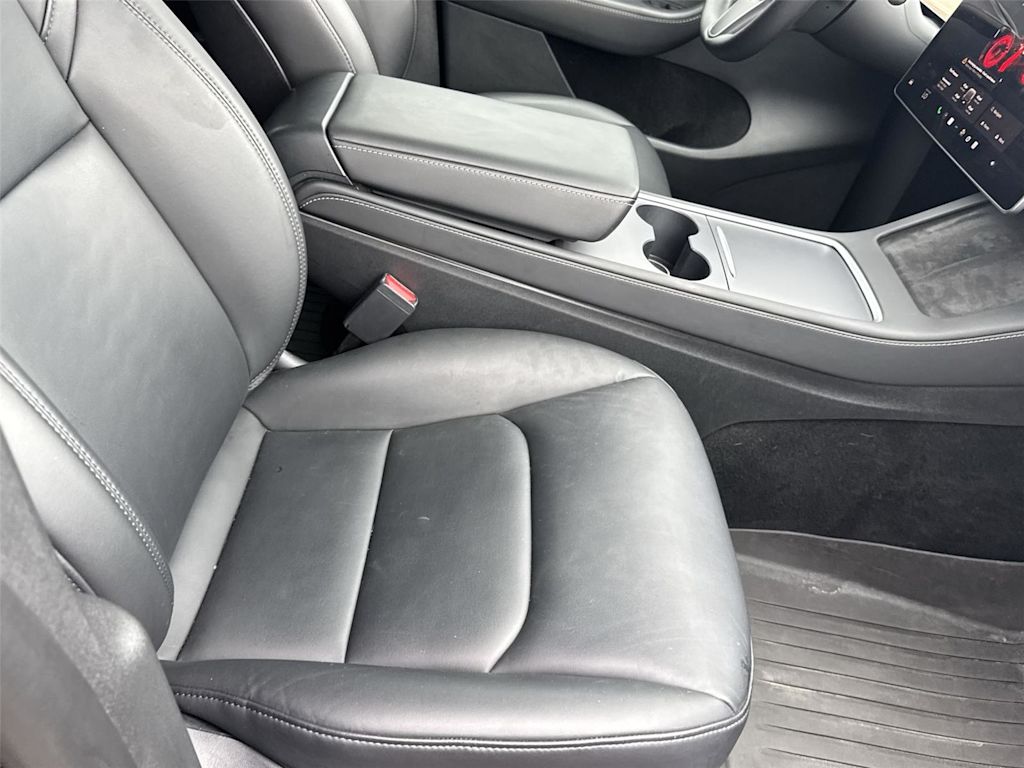 Thumbnail: 2023 Tesla Model Y - 21