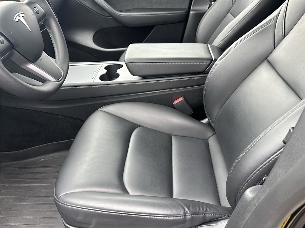 Thumbnail: 2023 Tesla Model Y - 8