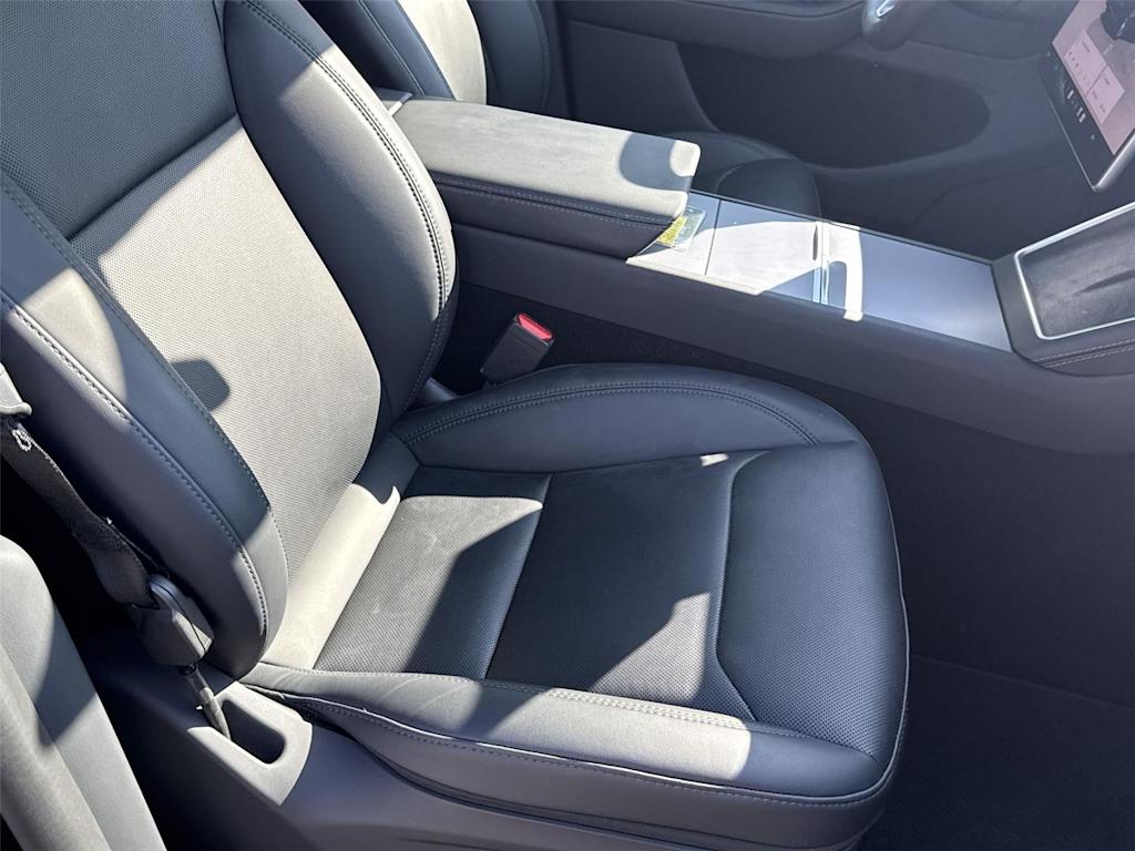 Thumbnail: 2026 Tesla Model Y - 16