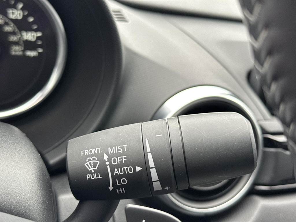 Thumbnail: 2023 Mazda MX-5 Miata - 11