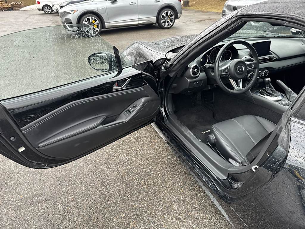 Thumbnail: 2023 Mazda MX-5 Miata - 2