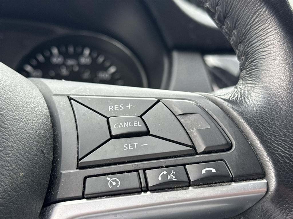 Thumbnail: 2017 Nissan Rogue - 15