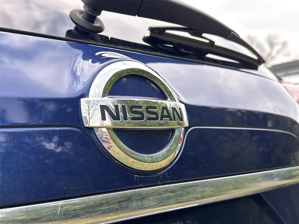 Thumbnail: 2017 Nissan Rogue - 6