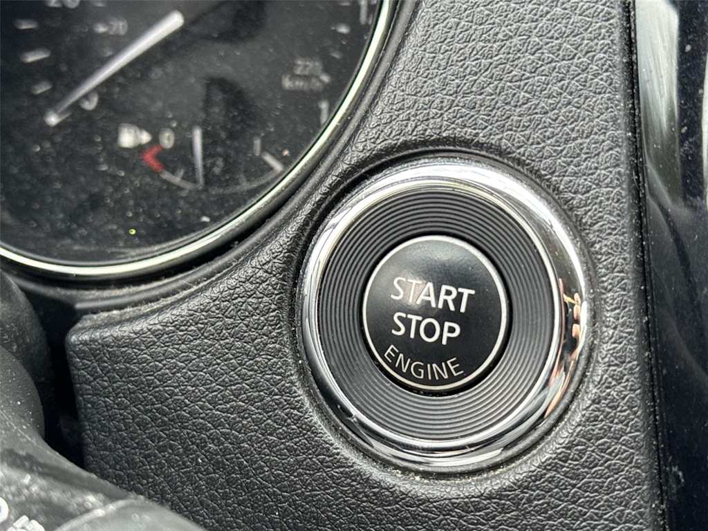 Thumbnail: 2017 Nissan Rogue - 16