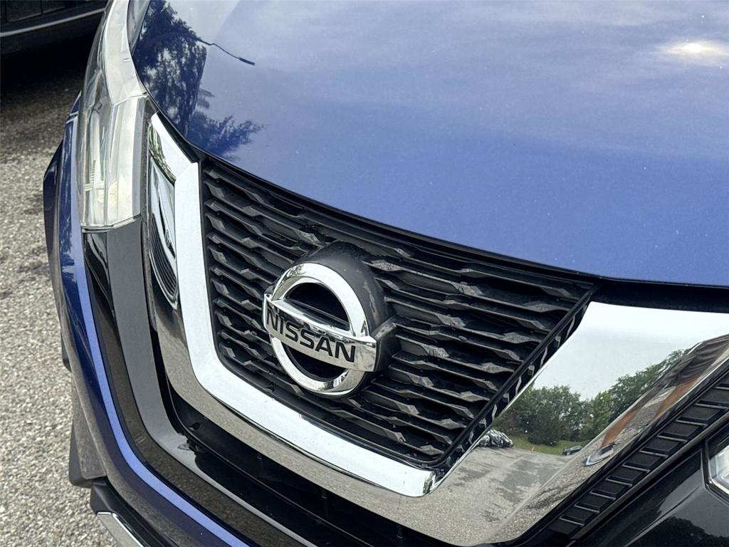 Thumbnail: 2017 Nissan Rogue - 5