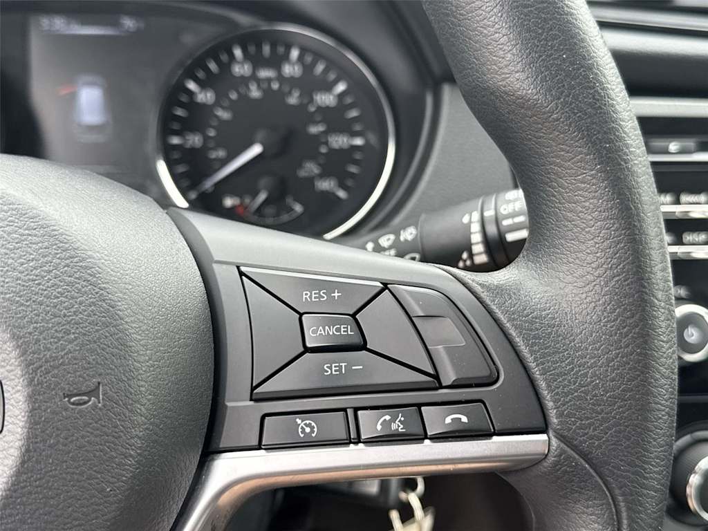 Thumbnail: 2017 Nissan Rogue - 21