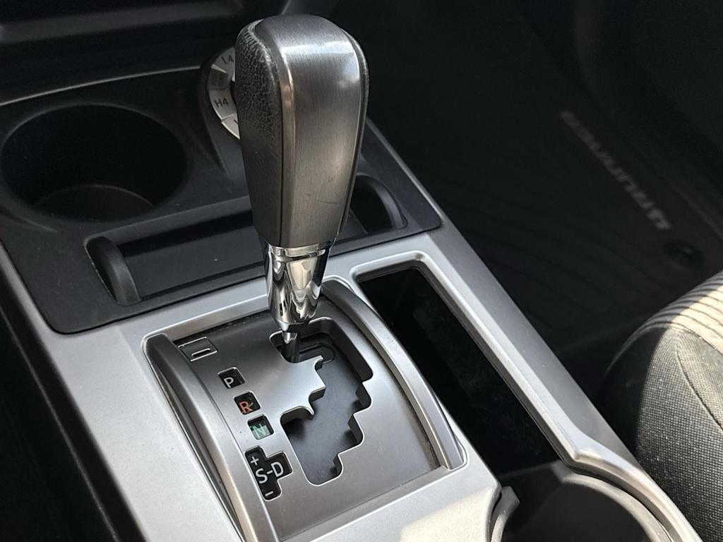 Thumbnail: 2015 Toyota 4Runner - 13