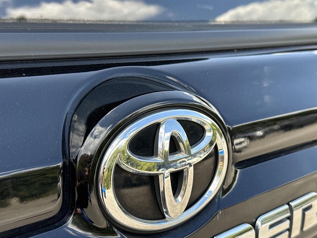Thumbnail: 2015 Toyota 4Runner - 7