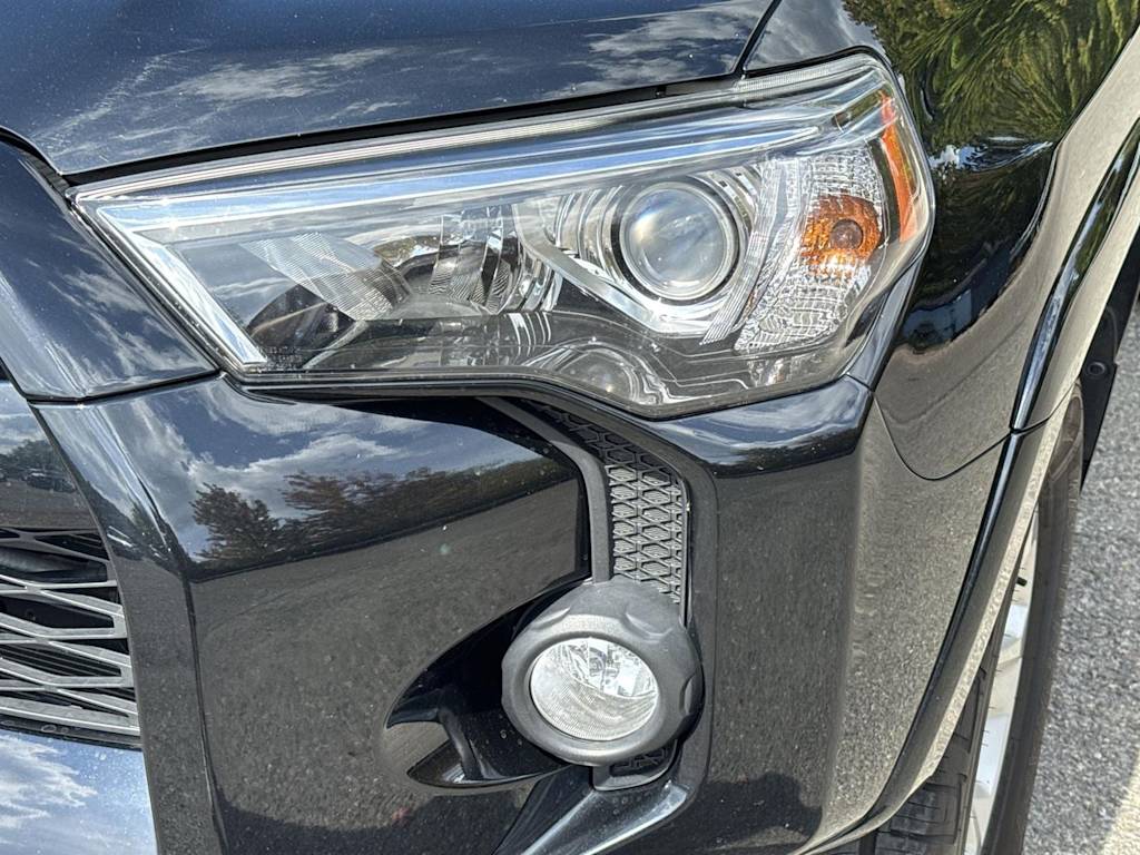 Thumbnail: 2015 Toyota 4Runner - 20
