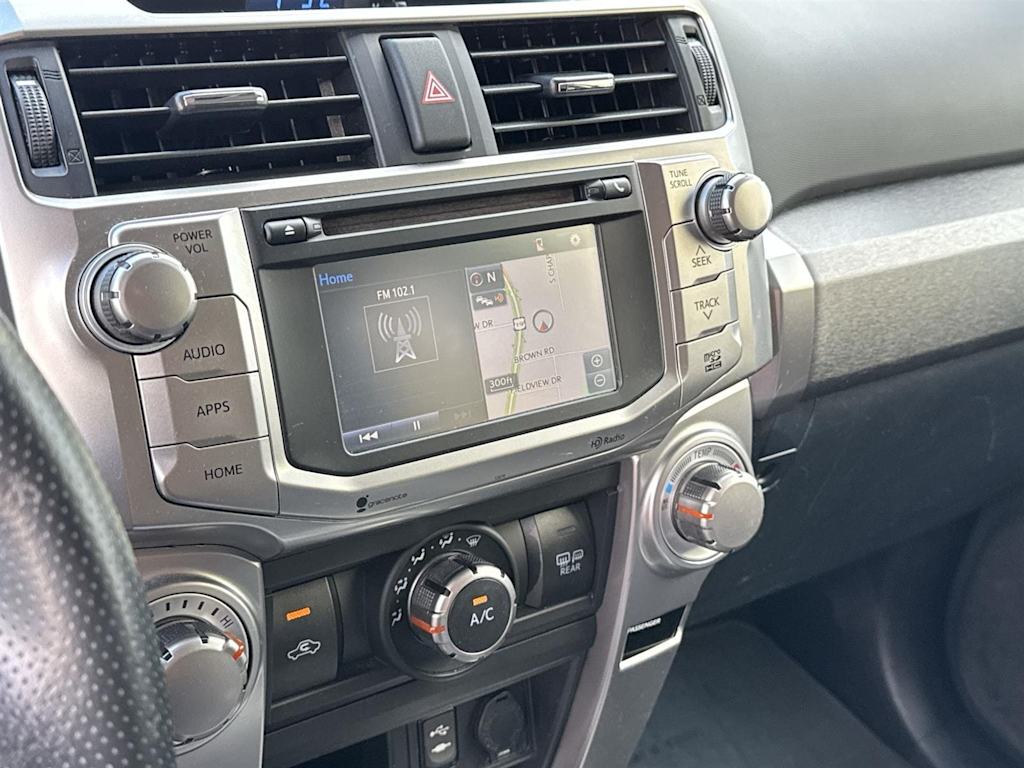 Thumbnail: 2015 Toyota 4Runner - 12