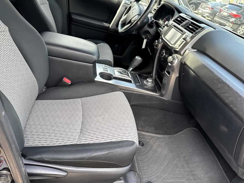 Thumbnail: 2015 Toyota 4Runner - 10