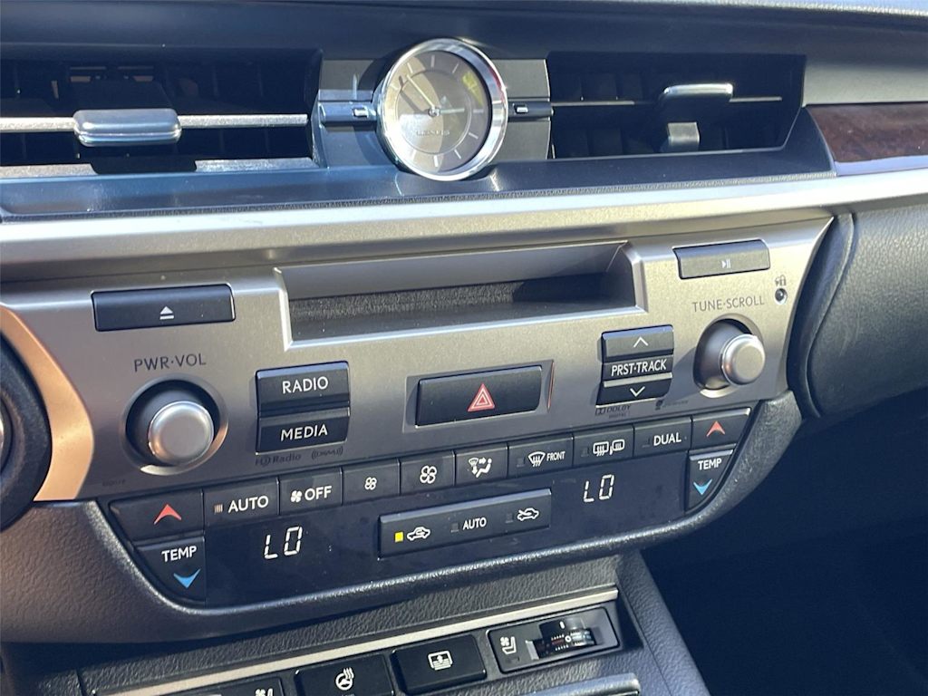 Thumbnail: 2013 Lexus ES - 31