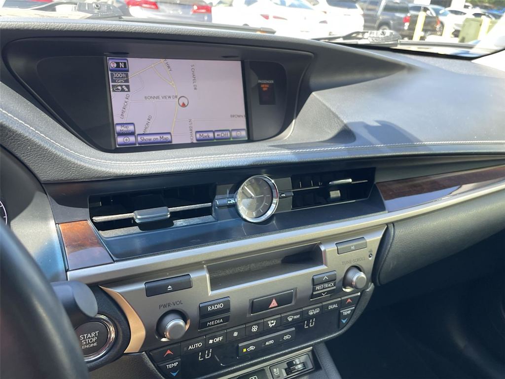 Thumbnail: 2013 Lexus ES - 12