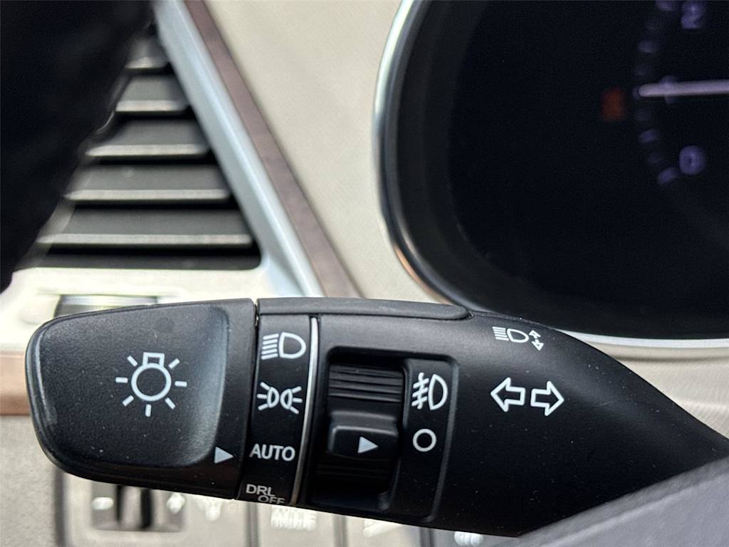 Thumbnail: 2019 Hyundai Santa Fe - 8
